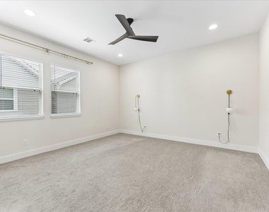 2204 Lou Ellen Lane - Photo Thumbnail 24