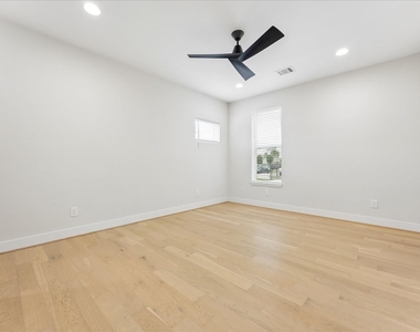 2204 Lou Ellen Lane - Photo Thumbnail 28