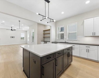 2204 Lou Ellen Lane - Photo Thumbnail 21