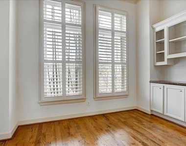 2318 Welch Street - Photo Thumbnail 15