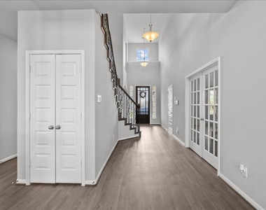 1833 Kenley Way - Photo Thumbnail 5