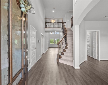 1833 Kenley Way - Photo Thumbnail 2