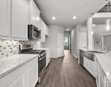 1833 Kenley Way - Photo Thumbnail 9