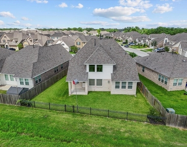 1833 Kenley Way - Photo Thumbnail 36