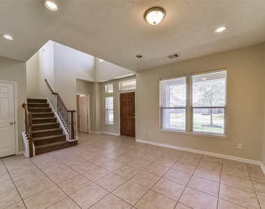 2815 E Trailblazer Lane - Photo Thumbnail 7