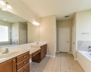 2815 E Trailblazer Lane - Photo Thumbnail 25