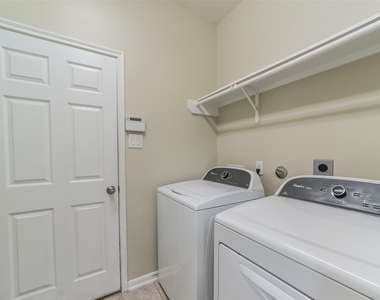 2815 E Trailblazer Lane - Photo Thumbnail 39