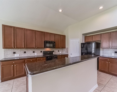 2815 E Trailblazer Lane - Photo Thumbnail 12