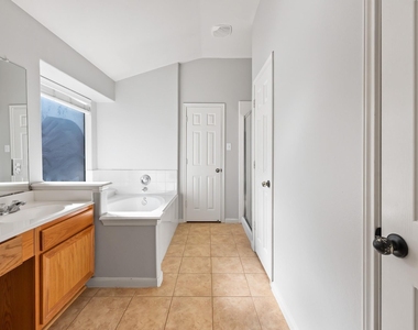 14614 Gearen Court - Photo Thumbnail 18
