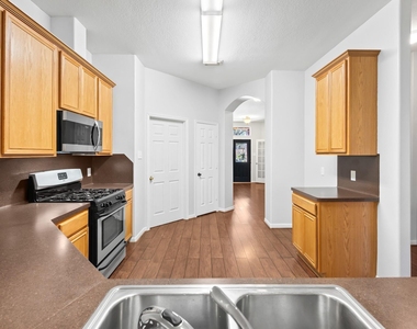 14614 Gearen Court - Photo Thumbnail 11