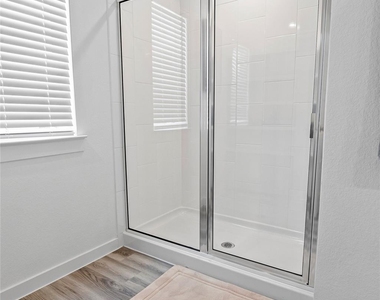 3208 Rainwood Gate Drive - Photo Thumbnail 22