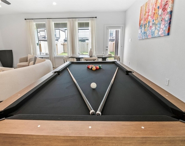 3208 Rainwood Gate Drive - Photo Thumbnail 5