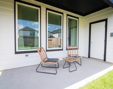 3208 Rainwood Gate Drive - Photo Thumbnail 35