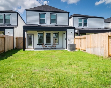3208 Rainwood Gate Drive - Photo Thumbnail 36