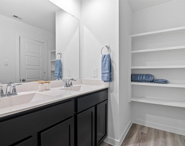3208 Rainwood Gate Drive - Photo Thumbnail 30