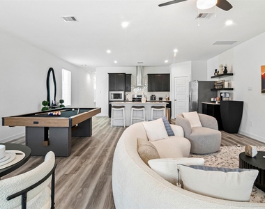 3208 Rainwood Gate Drive - Photo Thumbnail 9