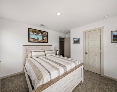 919 Tall Shire Court - Photo Thumbnail 14