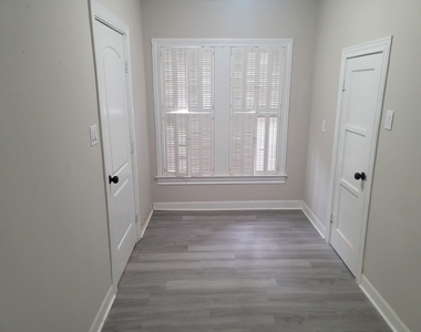 911 N Ashbel Street - Photo Thumbnail 11