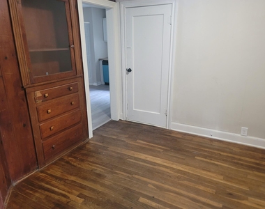 911 N Ashbel Street - Photo Thumbnail 8