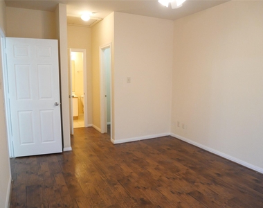 6289 Wilcrest Drive - Photo Thumbnail 14