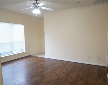 6289 Wilcrest Drive - Photo Thumbnail 3