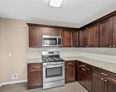 20002 Cypresswood Glen - Photo Thumbnail 12