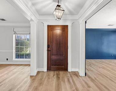 18319 Trace Forest Drive - Photo Thumbnail 4