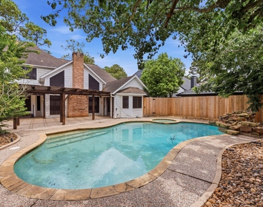 18319 Trace Forest Drive - Photo Thumbnail 32