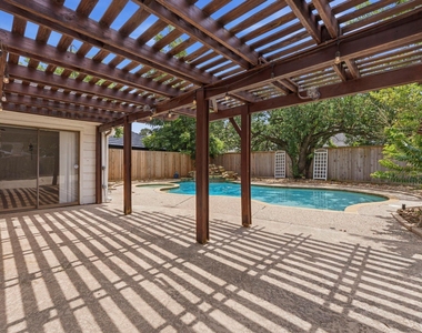 18319 Trace Forest Drive - Photo Thumbnail 34