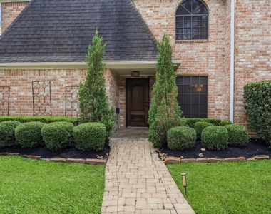 18319 Trace Forest Drive - Photo Thumbnail 2