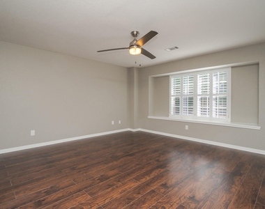 16031 Cassandra Park Street - Photo Thumbnail 26