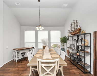 13806 Brighton Park Drive - Photo Thumbnail 11