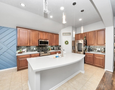 13806 Brighton Park Drive - Photo Thumbnail 8