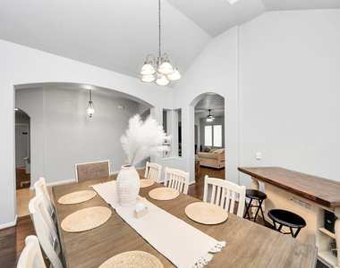 13806 Brighton Park Drive - Photo Thumbnail 13