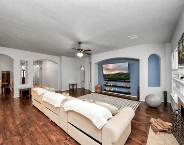 13806 Brighton Park Drive - Photo Thumbnail 5