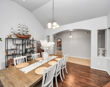 13806 Brighton Park Drive - Photo Thumbnail 14