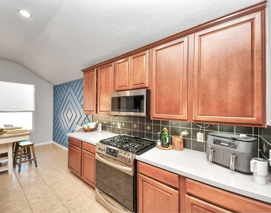13806 Brighton Park Drive - Photo Thumbnail 17