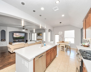 13806 Brighton Park Drive - Photo Thumbnail 15