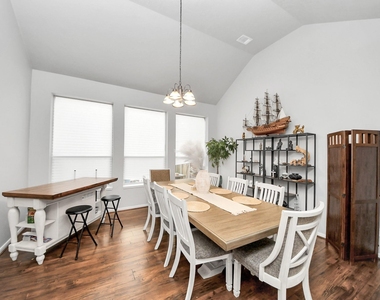 13806 Brighton Park Drive - Photo Thumbnail 12