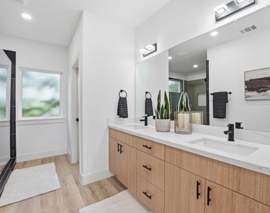 3311 Nettleton Street - Photo Thumbnail 23