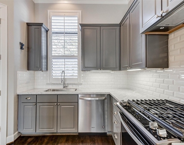 1215 W 24th Street - Photo Thumbnail 14