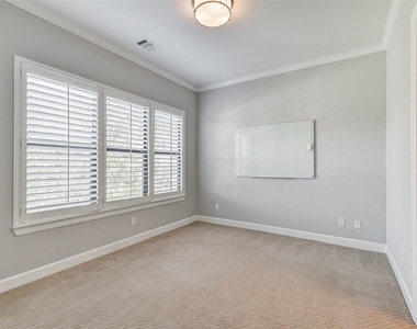 1215 W 24th Street - Photo Thumbnail 18