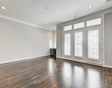 1215 W 24th Street - Photo Thumbnail 9