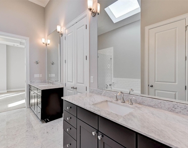 1215 W 24th Street - Photo Thumbnail 22