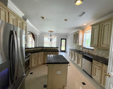 9343 Buffalo Bend Lane - Photo Thumbnail 11