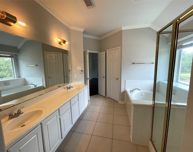 9343 Buffalo Bend Lane - Photo Thumbnail 17