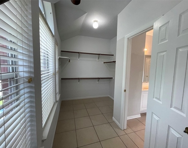 9343 Buffalo Bend Lane - Photo Thumbnail 19