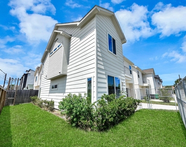 1903 Wipprecht Street - Photo Thumbnail 26