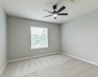 7510 Stonesfield Place - Photo Thumbnail 32