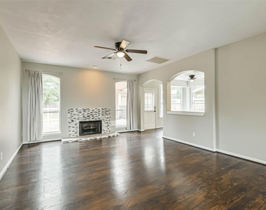 7510 Stonesfield Place - Photo Thumbnail 4